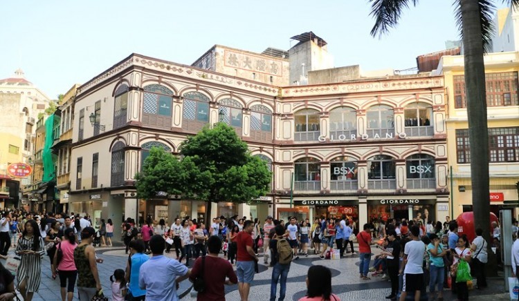 Senado square