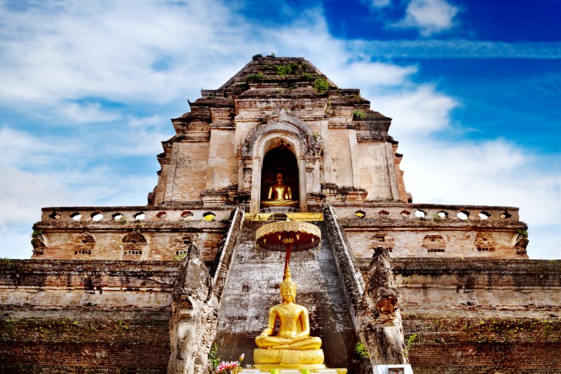 Temple Wat Chedi Luang in Chiang Mai, Thailand.