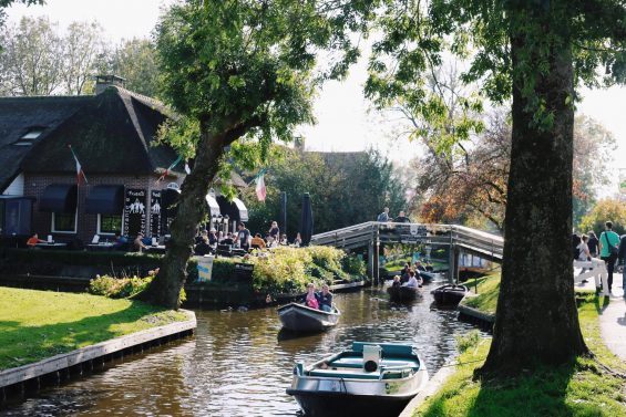 Dream Destination Netherlands Day 4 - Giethoorn - town 1
