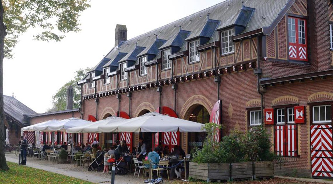 Dream Destination Netherlands Day 4 - Utrecht - Kasteel De Haar 1 (resized)