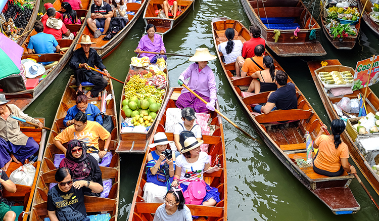 1.Damnoen-Saduak-floating-market-1