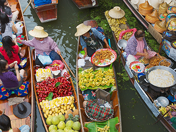 1.Damnoen-Saduak-floating-market-2