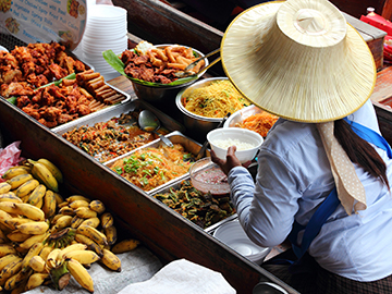 1.Damnoen-Saduak-floating-market-3