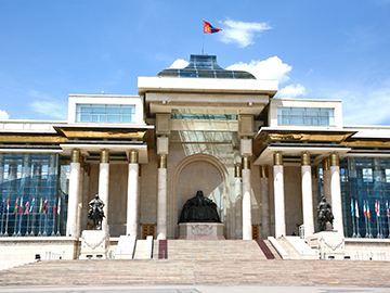 1.ซัคบาตอร์-Sukhbaatar-หรือจัตุรัสเจงกิสข่าน-Chinggis-Square-Mongolia-1