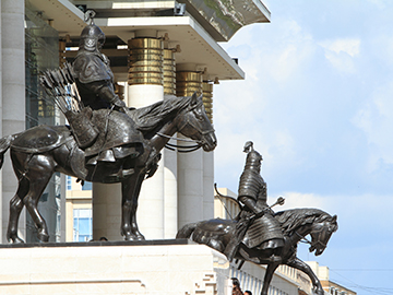 1.ซัคบาตอร์-Sukhbaatar-หรือจัตุรัสเจงกิสข่าน-Chinggis-Square-Mongolia-4