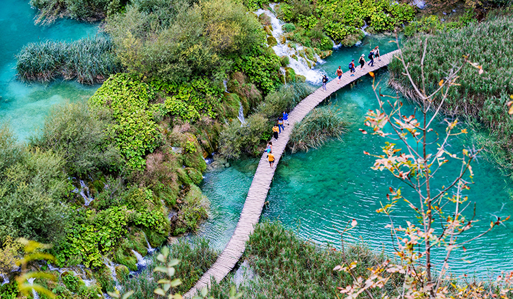 1.อุทยานแห่งชาติพลิตวิเซ่-PlitviceLakes-National-Park-1