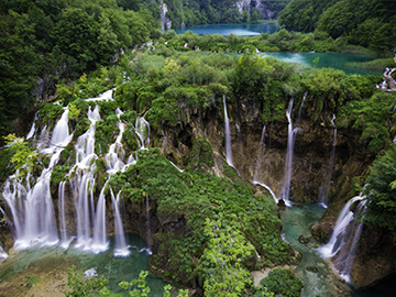 1.อุทยานแห่งชาติพลิตวิเซ่-PlitviceLakes-National-Park-3