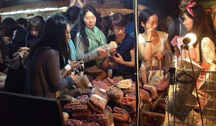 ถนนคนเดินวัวลาย_เชียงใหม่