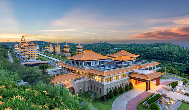 10Fo-Guang-Shan-Buddha-Museum-1.jpg