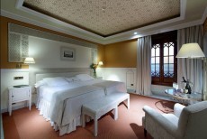 Hotel Alhambra Palace 02