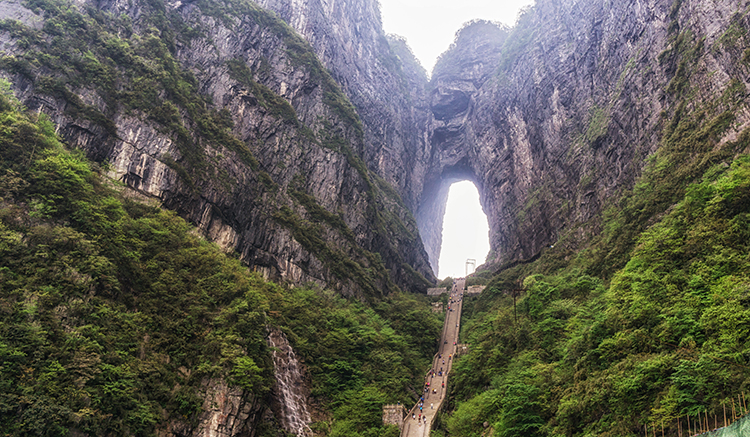 2-Tianmen-Mountains