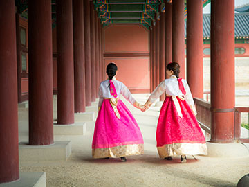 2.-Seohwa-Hanbok-2.jpg