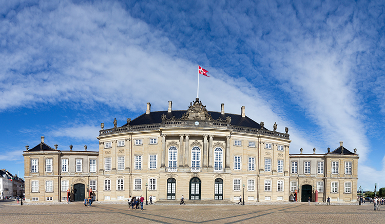 2.Amalienborg-Palace-1