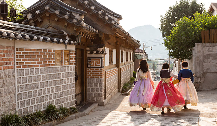 2.Bukchon-Hanok-Village-1.jpg