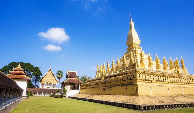 2.Pha-That-Luang-1