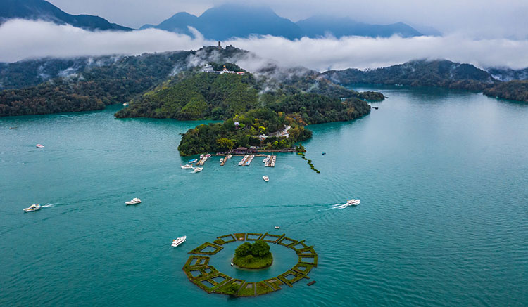 2.Sun-Moon-Lake-1.jpg