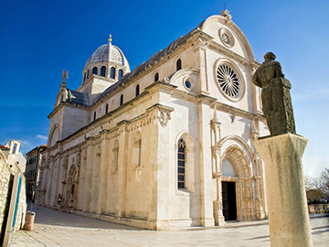 2.มหาวิหารเซนต์เจมส์-Cathedral-of-St.-James-2