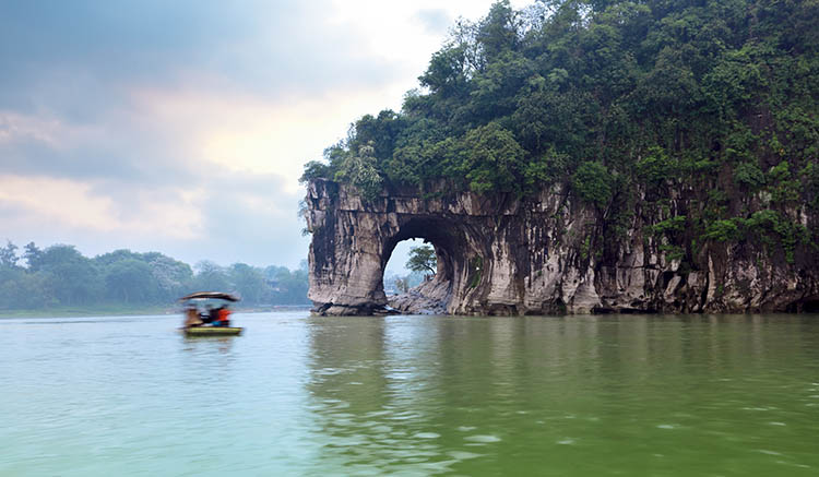 2.เขางวงช้าง-Elephant-Trunk-Hill-1.jpg