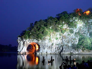 2.เขางวงช้าง-Elephant-Trunk-Hill-2.jpg