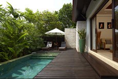 สระว่ายน้ำส่วนตัว พัทยา ซี แซนด์ ซัน รีสอร์ท แอนด์ สปา