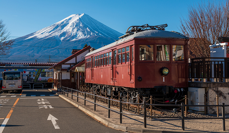 3-Kawaguchiko-Station-1.jpg