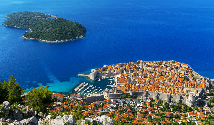 3. เมืองดูโบรฟนิก (Dubrovnik) ประเทศโครเอเชีย