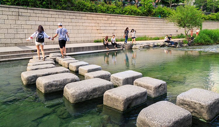 3.Cheonggyecheon-1.jpg