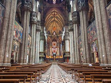 3.Duomo-Di-Milano-ประเทศอิตาลี-3