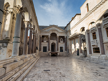 3.พระราชวังของจักรพรรดิดิโอคลีเชียน-Palace-of-Diocletian-3