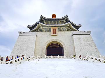 4.Chiang-Kai-Shek-Memorial-Hall-2.jpg