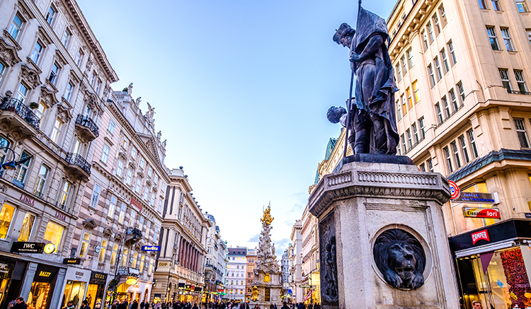 4.Graben-Street-1