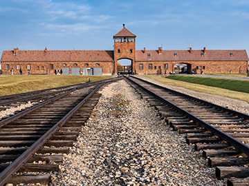 5.Auschwitz-Concentration-Camp-1