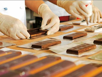 5.Meiji Naruhodo Factory Osaka-2