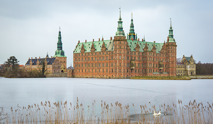 7.Frederiksborg-Palace-1