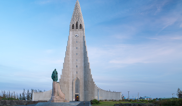 7.Hallgrimskirkja-Church-ประเทศไอซ์แลนด์