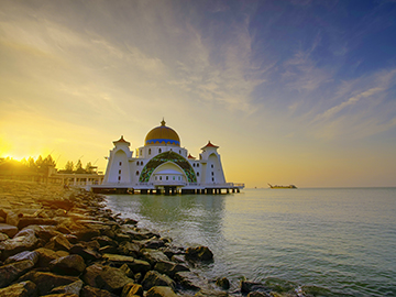 7.Masjid-Selat-Melaka-2