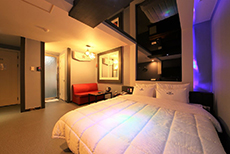 7.V Hotel-01