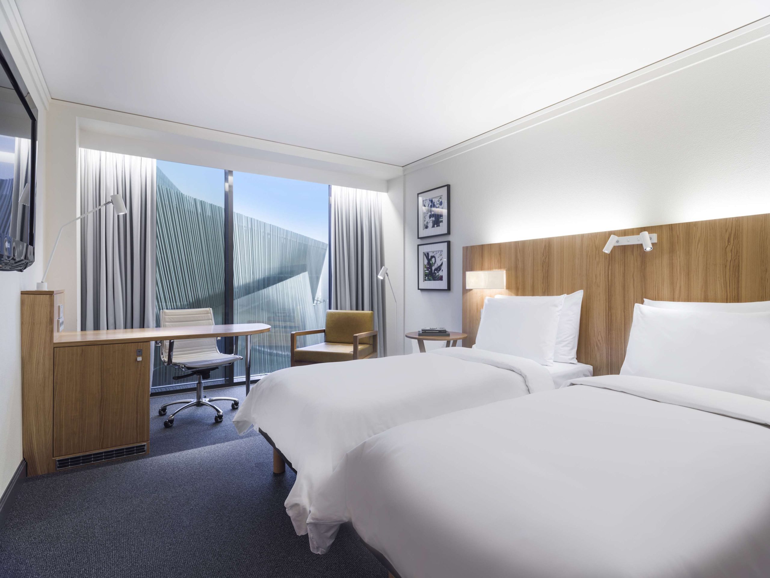 Radisson Blu Waterfront Hotel-02