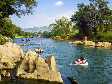 9.Vang-Vieng-2