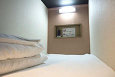 Capsule Hotel Hatagoya (3)