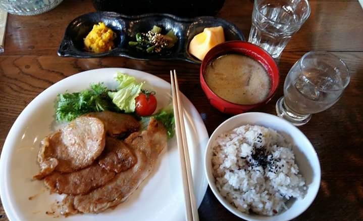 Nara la lauch อาหาร