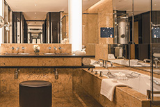 Four Seasons Hotel Hong Kong-2