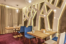 Holiday Inn 3
