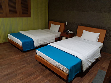 Hotel At Home (1)