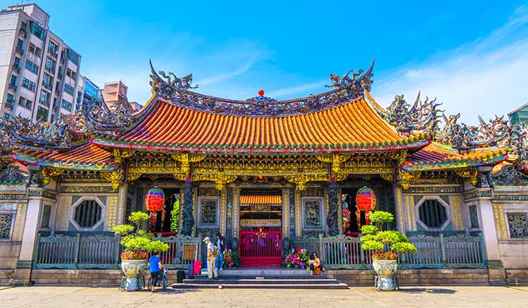Lungshan-Temple-1-1.jpg