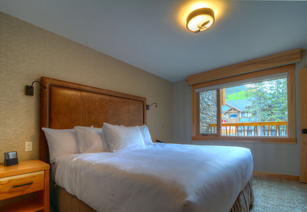 Moose Hotel and Suites-1