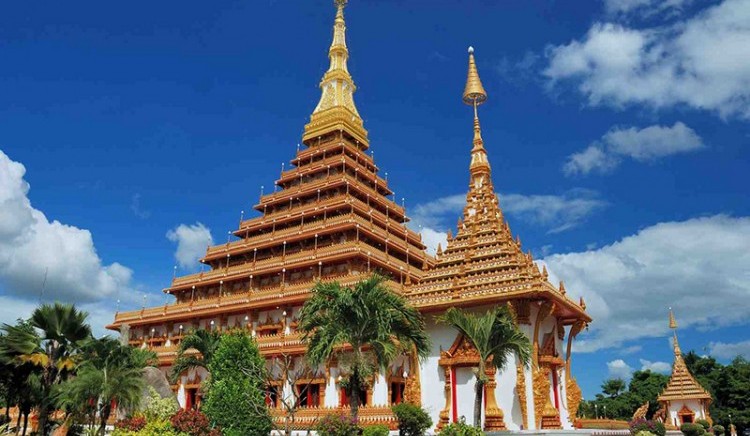 พระมหาธาตุแก่นนคร