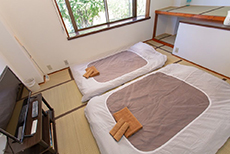 Reina's Guest House (2)