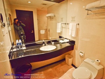 ห้องน้ำ The Bund Riverside Hotel