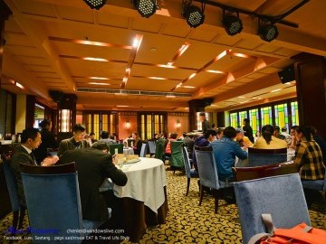 บรรยากาศร้าน Harbour Plaza